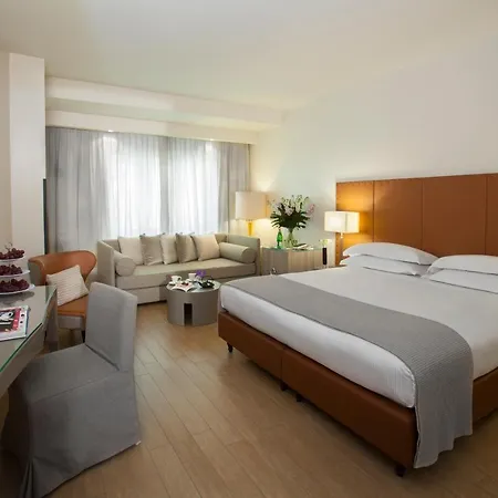 Starhotels Michelangelo מלון 4*