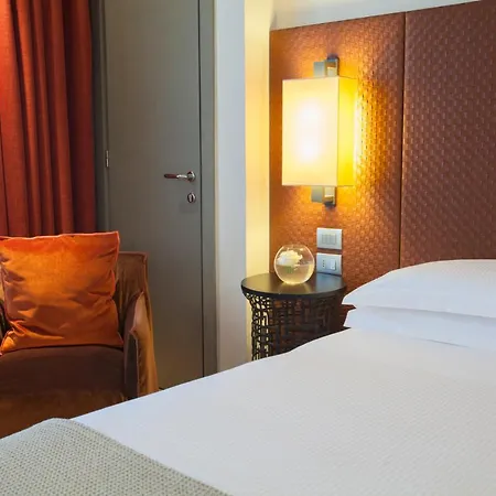 Starhotels Michelangelo מלון 4*