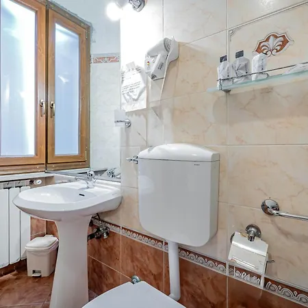 Katti House - Florence's Center 2*