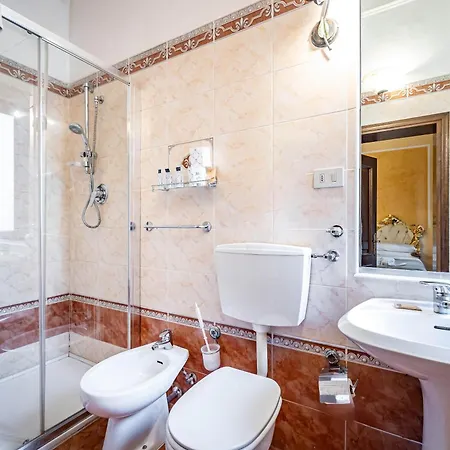 Katti House - Florence's Center بيت ضيافة