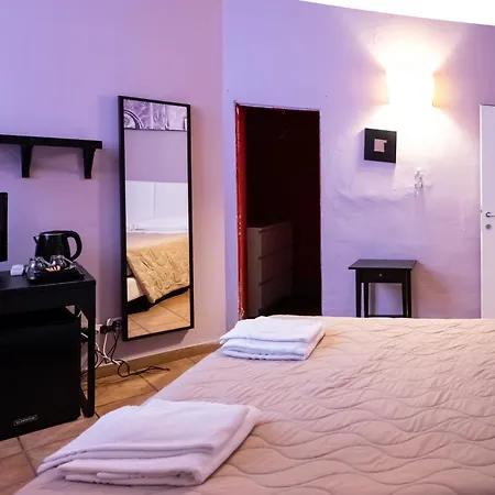 Emerald Palace Ostello *