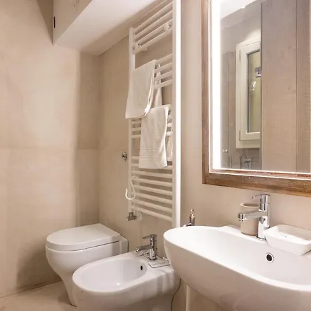 Smooth Mansion In Ponte Vecchio Apartment Florenz