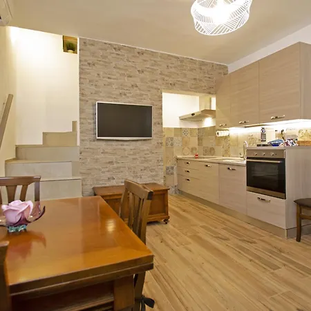 Apartment Casina Valentina - Happy