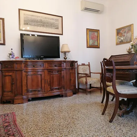Old 1930 Apartment Florence
