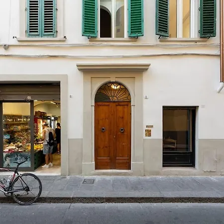 Keys Of Italy - Maytreya - Albero 2 - Train Station Two Bedroom Flat 2nd Floor Apartment *