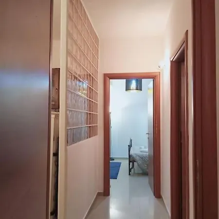 Apartment Nazionale B - Two Bedrooms Nearby Central Station