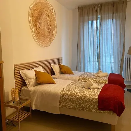 Nazionale B - Two Bedrooms Nearby Central Station Apartment