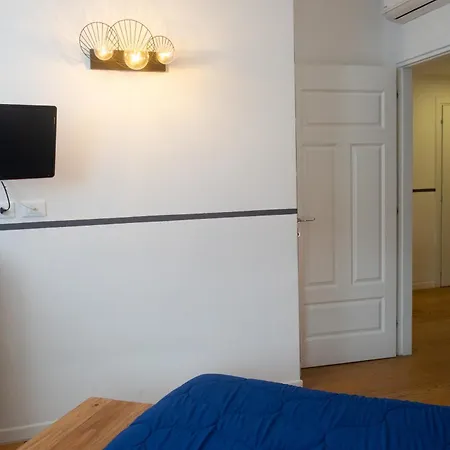 Apartment One Step *