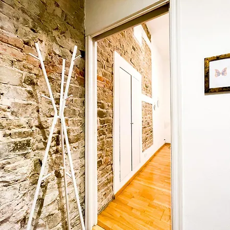 Lovely Near Piazza Della Signoria Apartment