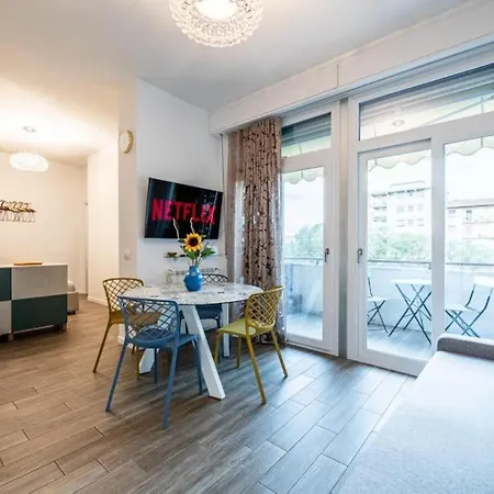 Apartament Blue House Near Parco San Donato *