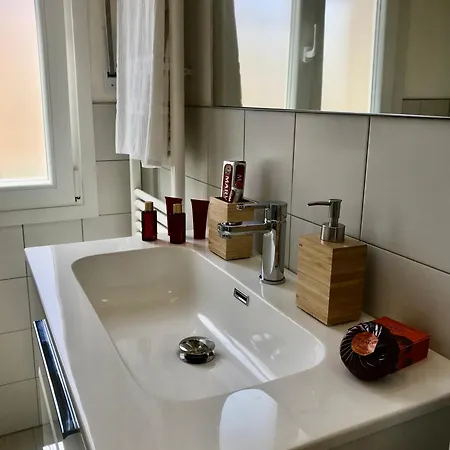 Locchi. Vicino Tramvia/careggi/meyer Apartment