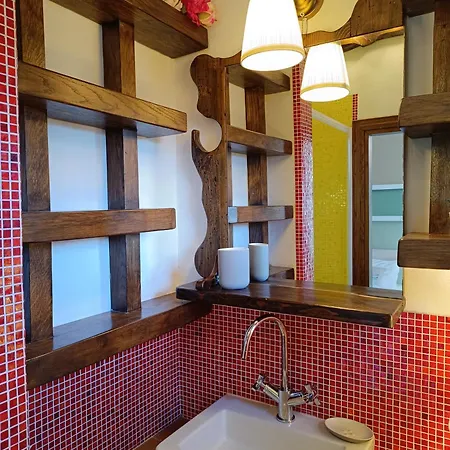 Castle 2 Bedrooms, 2 Bathrooms
