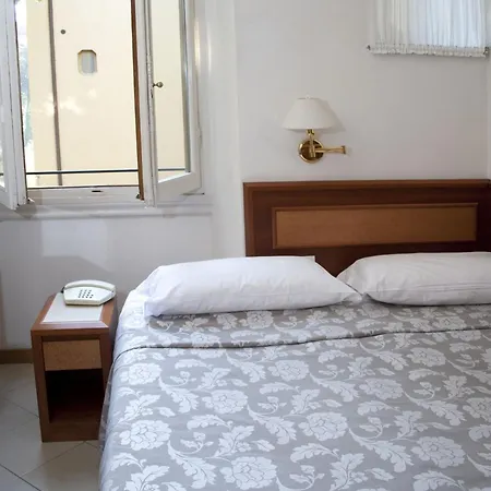 Hotel Bonifacio 3*
