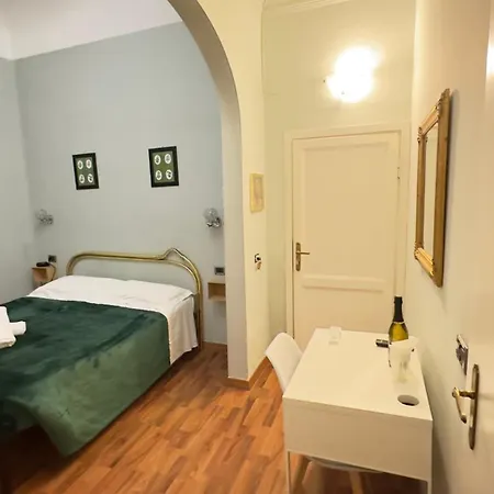 Hotel Piccolo Con Access Ztl !!! Nel Centro Storico Di !!! 2*