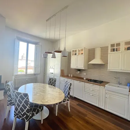 Santa Rosa 3 Bedrooms - Private Parking * Florence