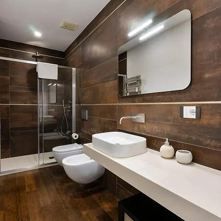 Apartment San Marco Black Luxury Con Terrazzo E Parcheggio Su Richiesta Florence