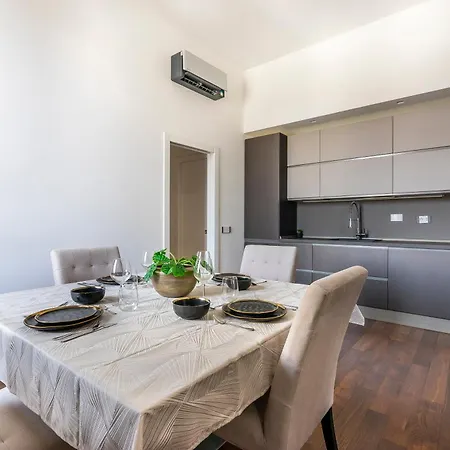 Apartment San Marco Black Luxury Con Terrazzo E Parcheggio Su Richiesta