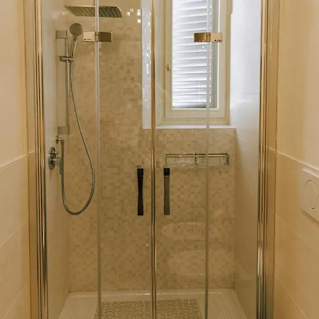 Modern In The Heart Of Apartment Florenz
