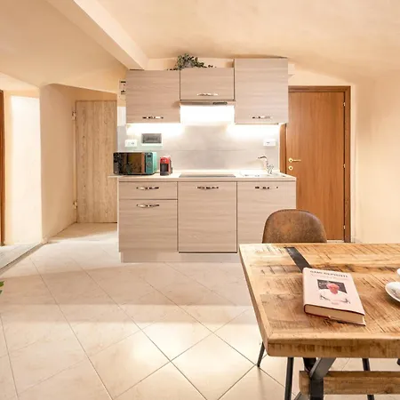 Condotta House Apartment *