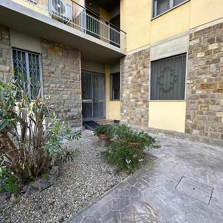 Apartment Incantevole Con Patio Florence