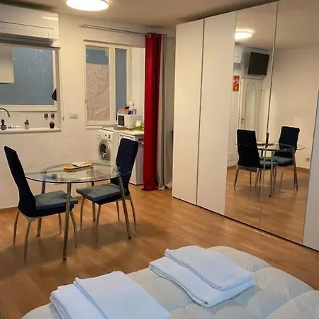 Gianfranco - Center Apartment *