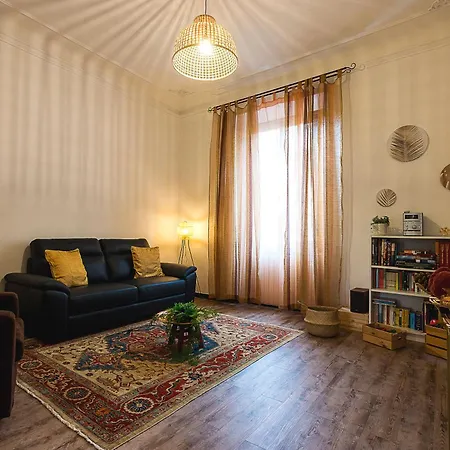 Tina House Apartment