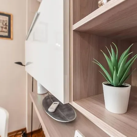Valmara Aretina House In *