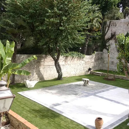 Apart Otel Numa Palazzo San Niccolo Floransa