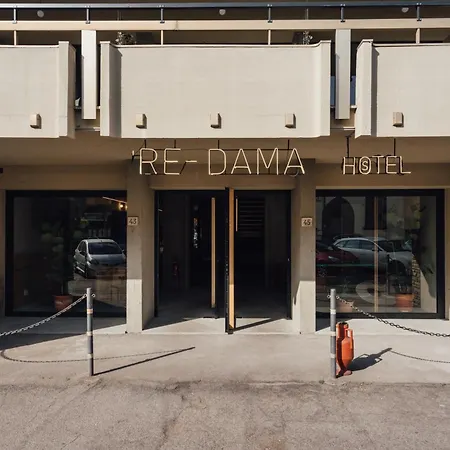 're-dama Vandrarhem Florens