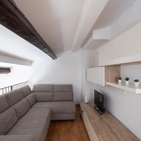 Scarlatti - Boutique In Apartment *