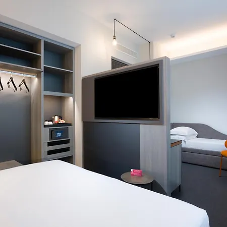Iq Hotel 4*