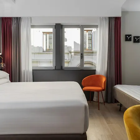 Iq Hotel 4*