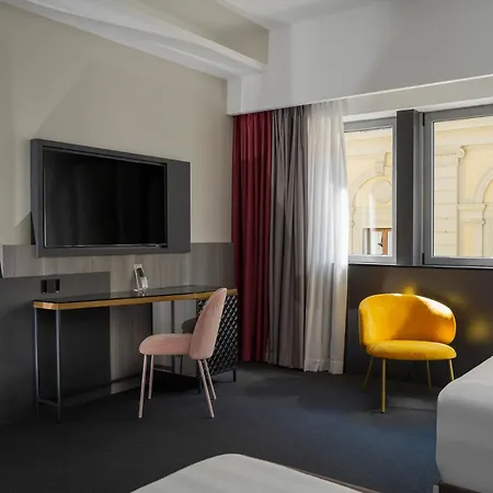 Iq Hotel 4*
