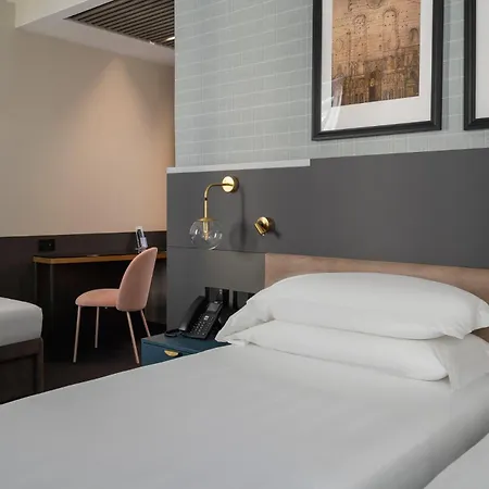 Iq Hotel 4*