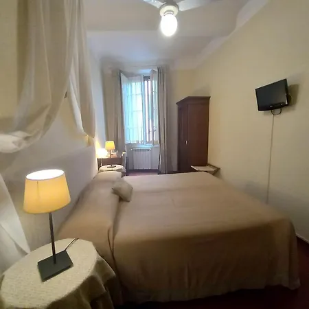 Hotell Tourist House 3*