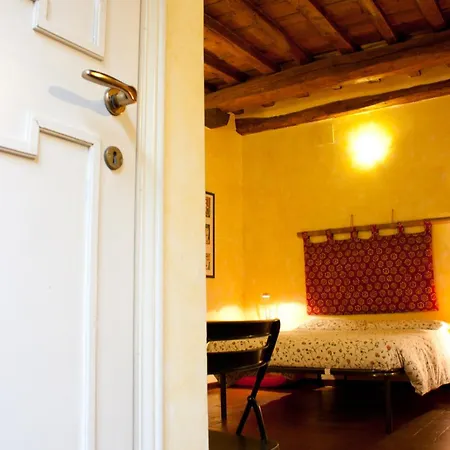 Ponte Vecchio Apartment *