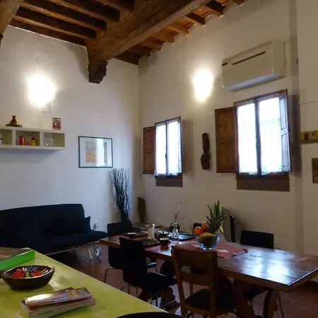 Ponte Vecchio Apartment