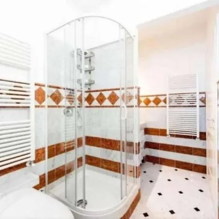 Elegant Gloria Retreat