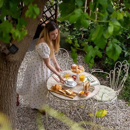 Secret Garden Bed & Breakfast *