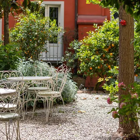 Secret Garden Bed & Breakfast *