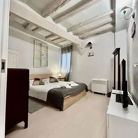 Apartment Sweet House Near Piazza Della Signoria *