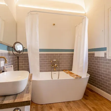 Vespucci 60 Luxury Apt With Garage And Balcony * Firenze