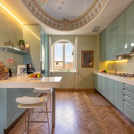 Vespucci 60 Luxury Apt With Garage And Balcony Appartamento