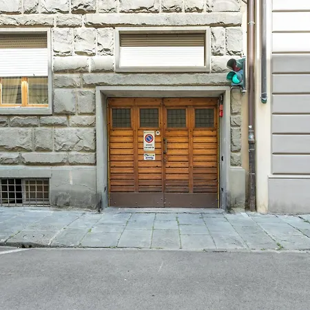 Vespucci 60 Luxury Apt With Garage And Balcony Firenze