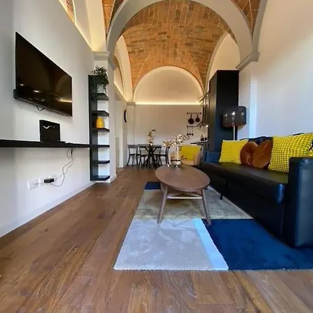Chic Retreat Gem * Florence