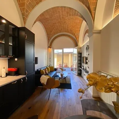 Chic Retreat Gem * Florence