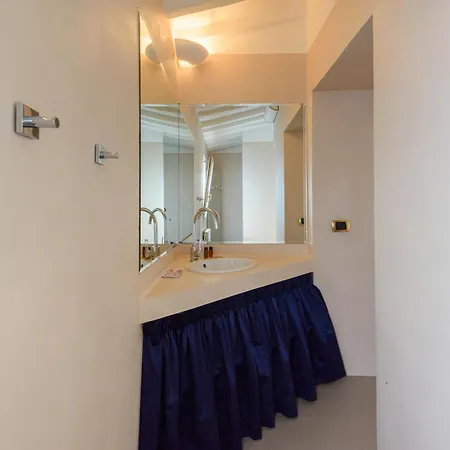 Appartamento Regina House By Mmega