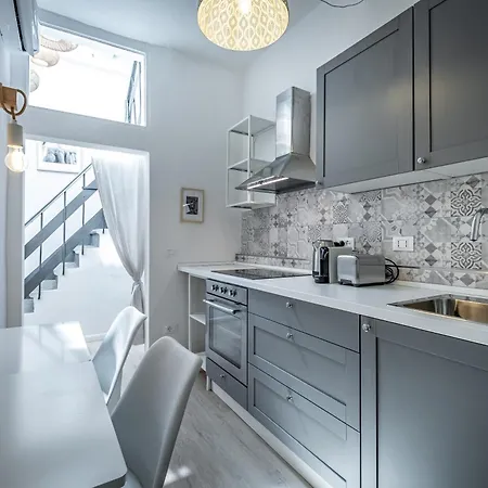 Apartment Yd Stunning Terrace On The Accademia Florence