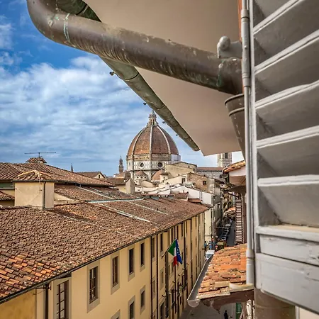 Yd Stunning Terrace On The Accademia