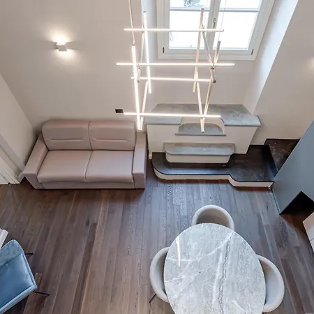 Deluxe Flat In Center Apartment *
